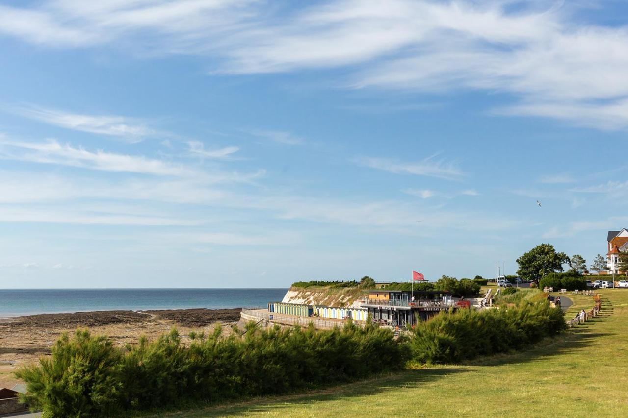 A View Of The Bay- Panoramic Sea Views- Sleeps 4 Lejlighed Westgate-on-Sea Eksteriør billede