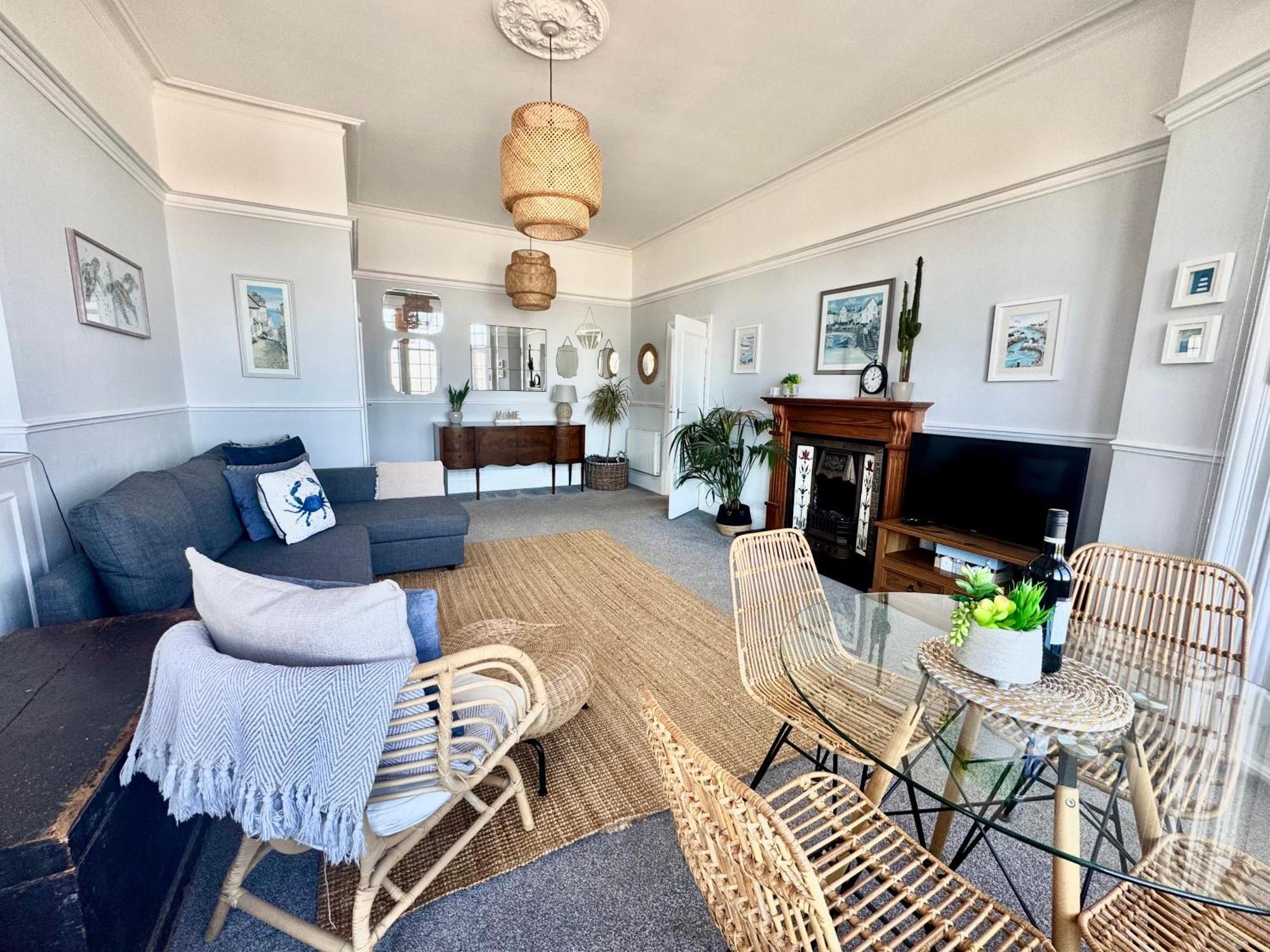 A View Of The Bay- Panoramic Sea Views- Sleeps 4 Lejlighed Westgate-on-Sea Eksteriør billede